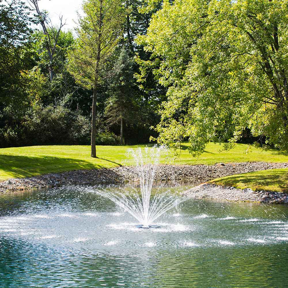 Airmax EcoSeries Aerating Pond Fountain For 1/2 Acre Ponds